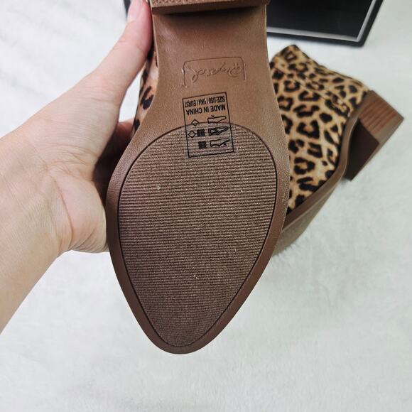 News Qupid Rager Leopard Suede Ankle Booties Size 6 Pointed Toe Block Heel - Picture 7 of 9